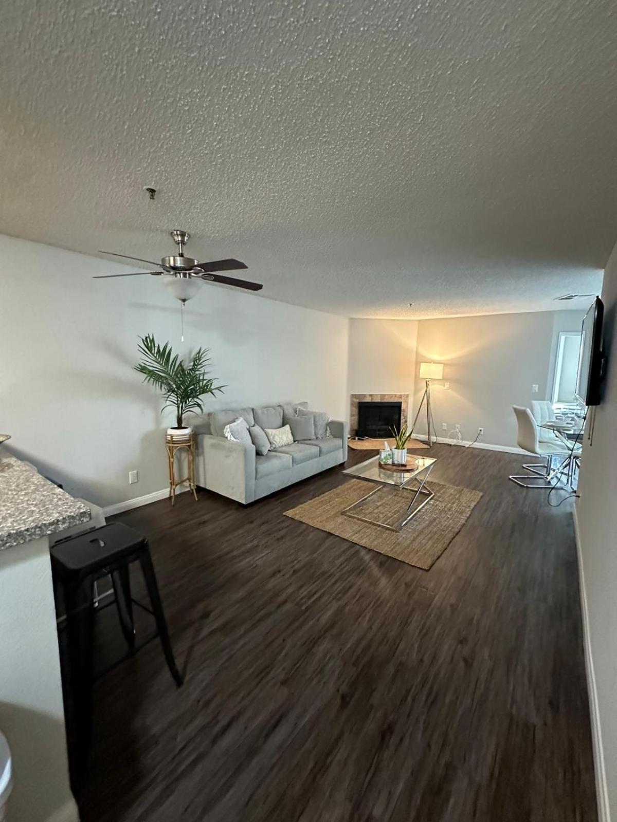 Incredible Two Bedroom Hollywood Apartments Free Parking Los Angeles Exterior foto